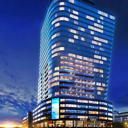 Hanza Tower Downtown 22 Pool & Jacussi